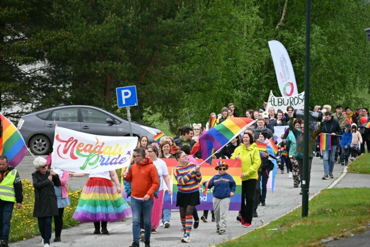 I fjor møtte mange opp for å gå i Prideparaden gjennom sentrum. Foto: Oda C. Folde