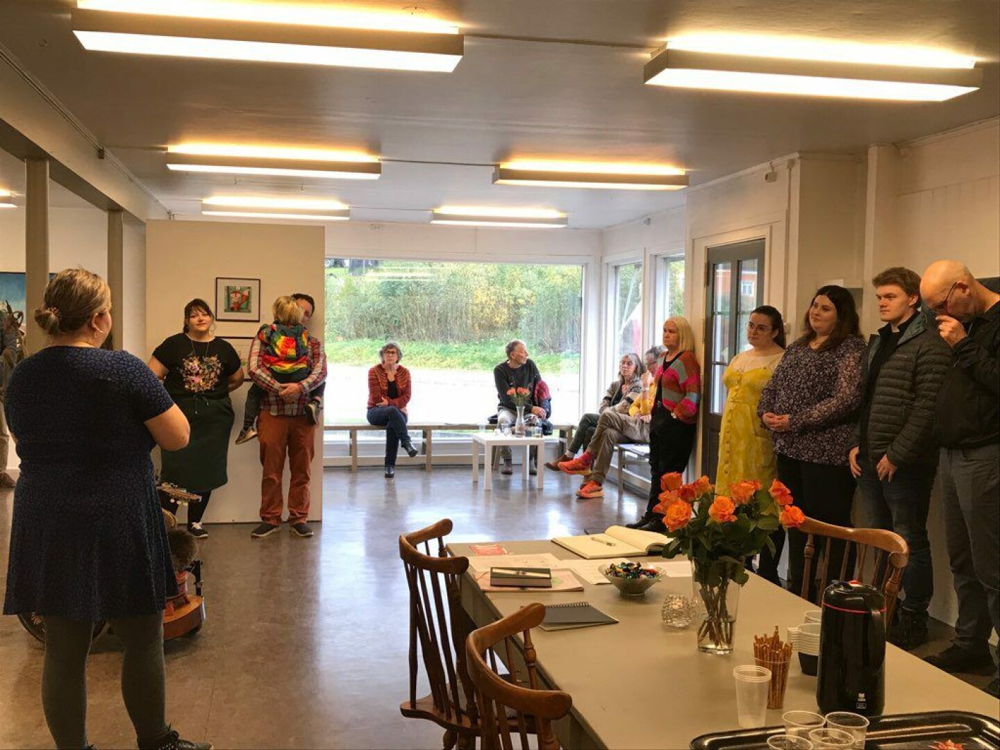 Mari Engen Hanem fikk æren av å åpne Neadalen Kunstforenings nye utstilling lørdag.