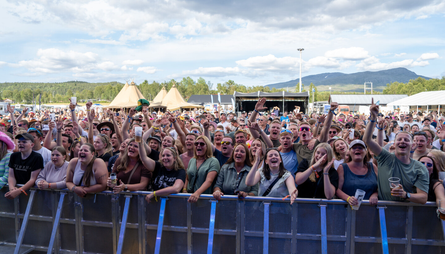 Ta vare på hverandre i helga! Foto fra festivalen i 2024: Ørjan Gulbrandsen