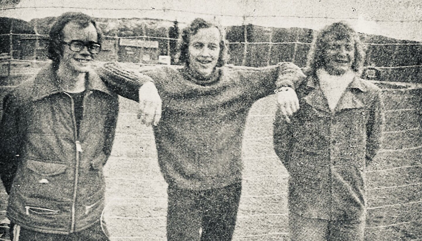 Fra v. junioroppmann Oddbjørn Korsvold, i midten nestformann Svein Ivar Marstad og til h. formannen Olav Nykkelmo.