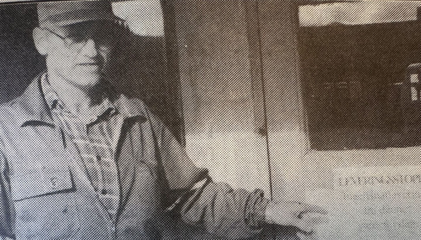 – Ikke en melkedråpe er kommet ut herfra, sier Einar Hagen. Foto: arkiv
